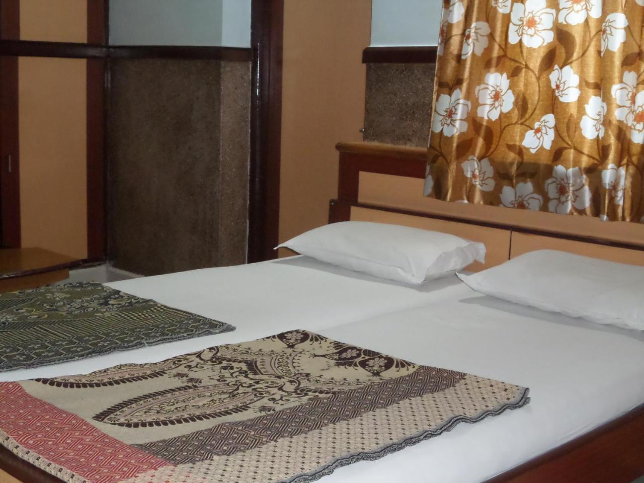 Hotel Padma Nashik Dış mekan fotoğraf