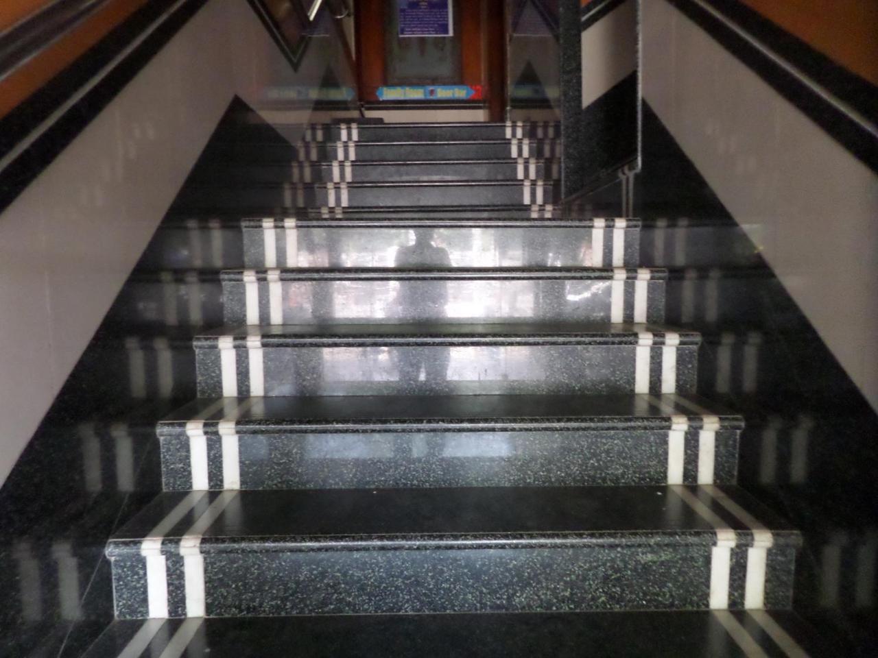 Hotel Padma Nashik Dış mekan fotoğraf