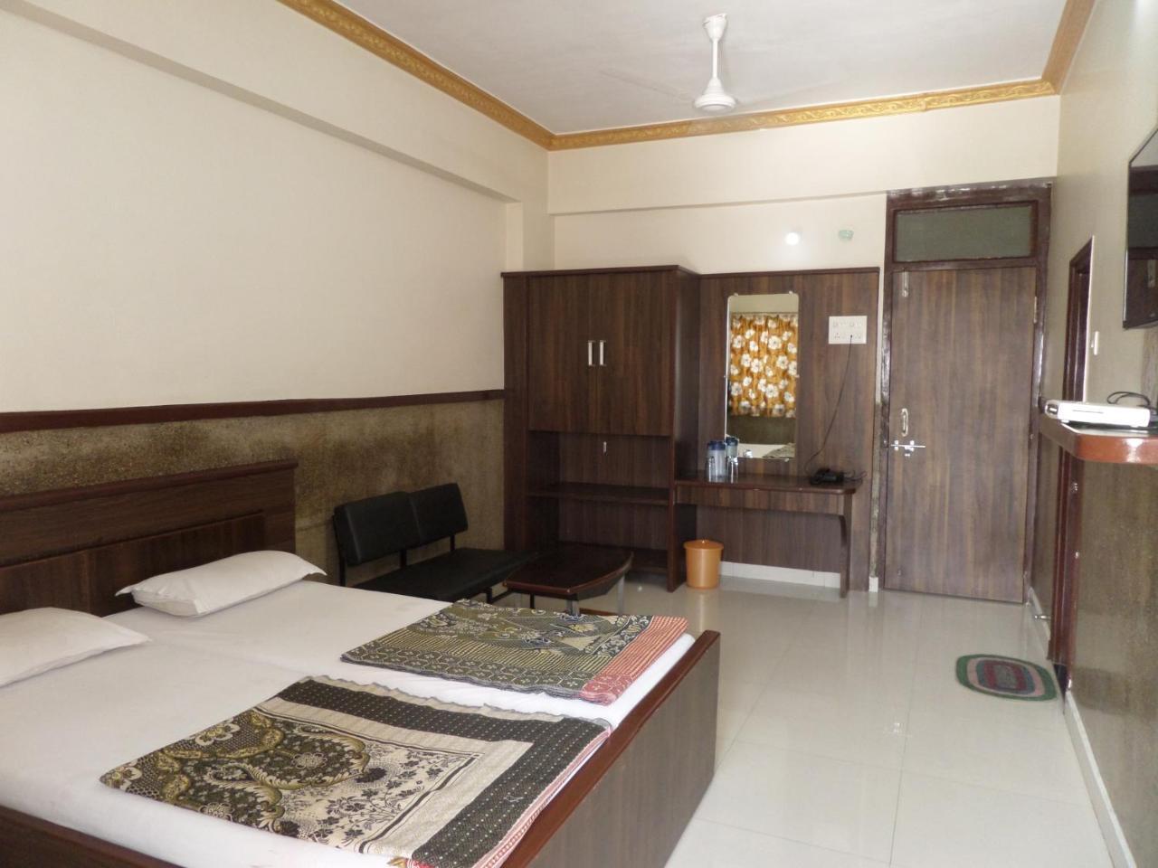 Hotel Padma Nashik Dış mekan fotoğraf